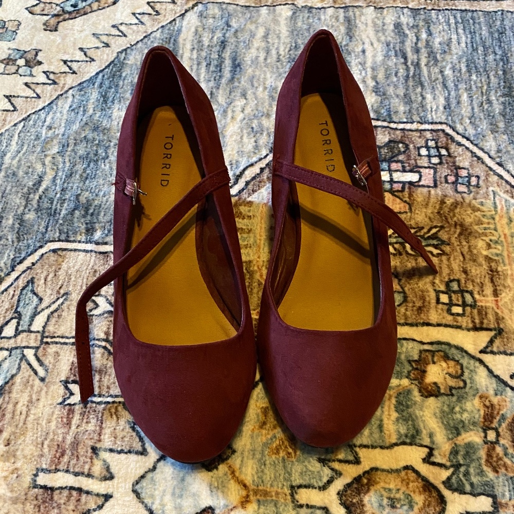 Torrid Wedge Heels, Size 9 in Wine
